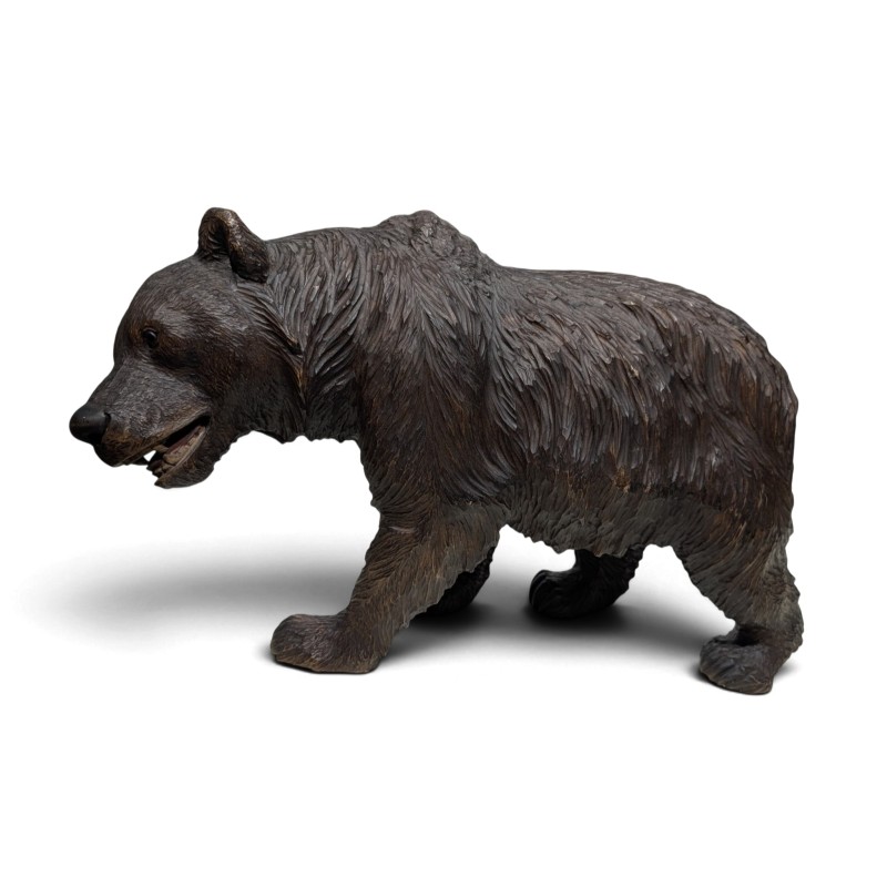Ours marchant en bois sculpté de Brienz