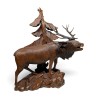 Cerf bramant en bois sculpté de Brienz