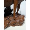 Cerf bramant en bois sculpté de Brienz