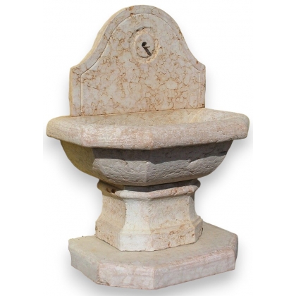 Wandbrunnen aus rosa Marmor bei  Moinat SA  – Antiquitäten und Dekoration