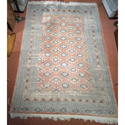 Tapis Bokhara fond rose