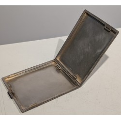 Boite à cigarettes en argent 900