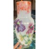 Vase en opaline décor peint de fleurs