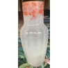 Vase en opaline décor peint de fleurs