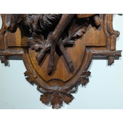 Panoplie Cerf en noyer sculpté