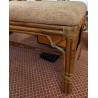 Banquette en rotin recouverte de tissus