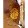 Table rognon, plateau marqueté fleurs sur  Moinat SA  - Antiquités décoration