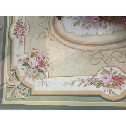  Tapis Aubusson style Louis Philippe, sur  Moinat SA  - Antiquités décoration