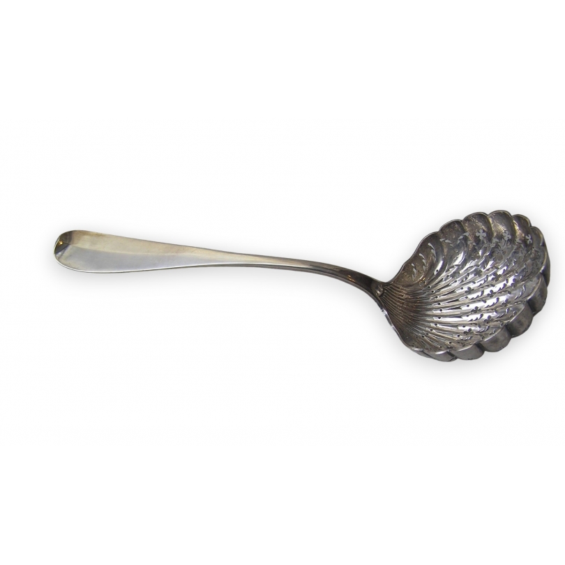  Cuillère à saupoudrer en argent sur  Moinat SA  - Antiquités décoration