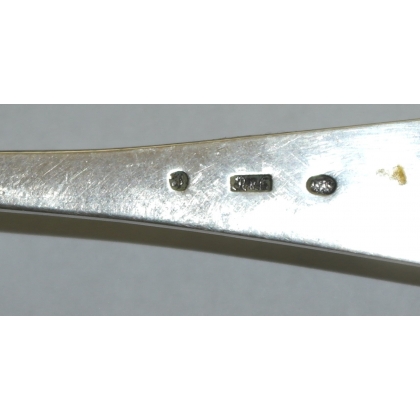  Cuillère à saupoudrer en argent sur  Moinat SA  - Antiquités décoration