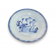 Assiette en porcelaine de Chine, dans