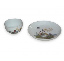 Tasse et sous-tasse en porcelaine
