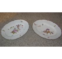 Pair of plates with oval porcelain