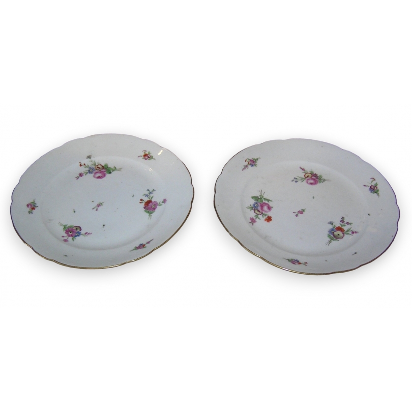 Pair of porcelain plates, decorated by  Moinat SA  - Antiques and home décor