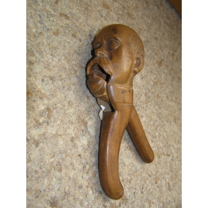 Casse-noix en bois sculpté de Brienz