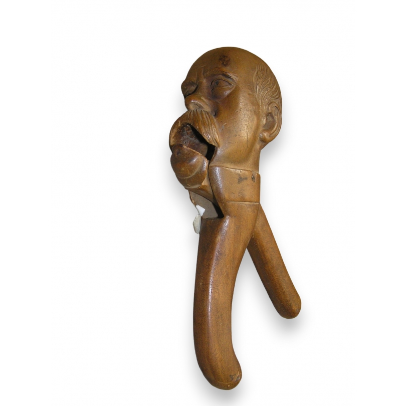 Casse-noix en bois sculpté de Brienz