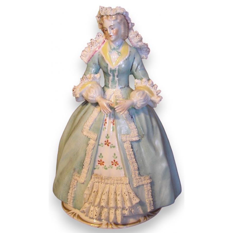 Statue en porcelaine