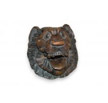 Goulot en bronze "Tête de lion"
