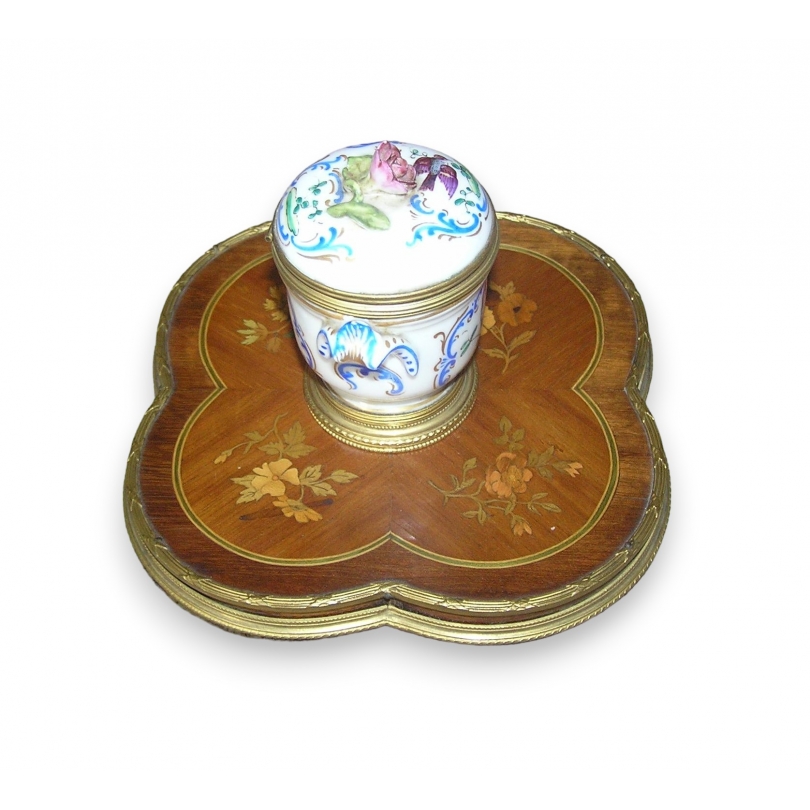 Encrier en porcelaine de Paris, socle