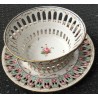 Corbeille avec présentoir en porcelaine