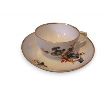 Tasse et sous-tasse en porcelaine