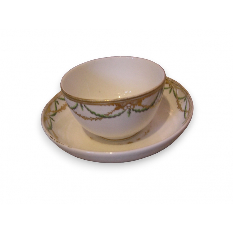 Porcelain cup from Nyon by Moinat SA – Antiques and home décor