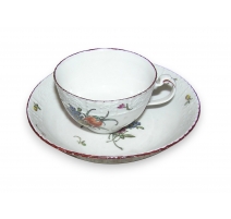 Tasse et sous-tasse en porcelaine