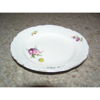 Plate porcelain, Old Nyon