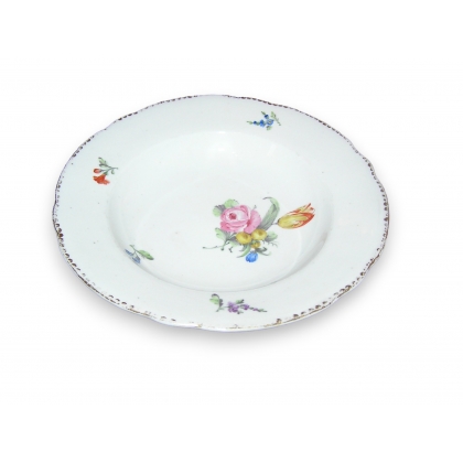 Petite assiette en porcelaine de Nyon