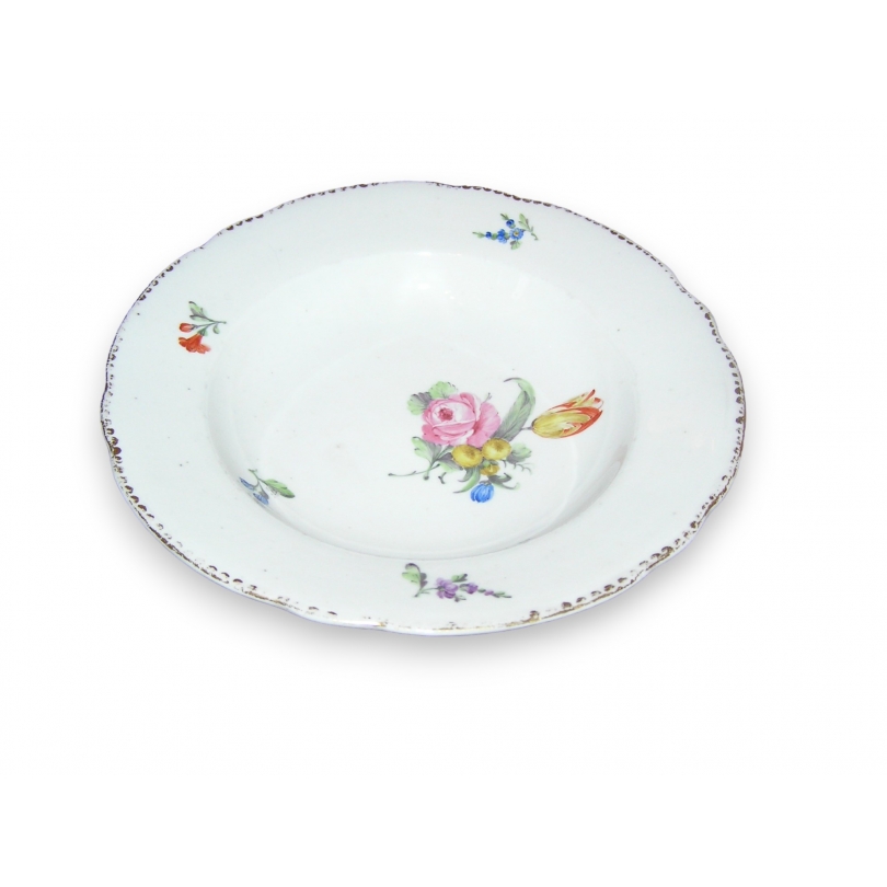 Petite assiette en porcelaine de Nyon