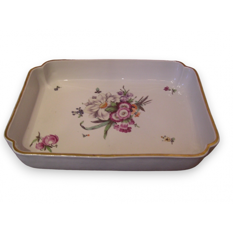 Plat en porcelaine de Frankenthal