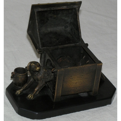 Bronze \"Chien\" avec niche en marbre noir