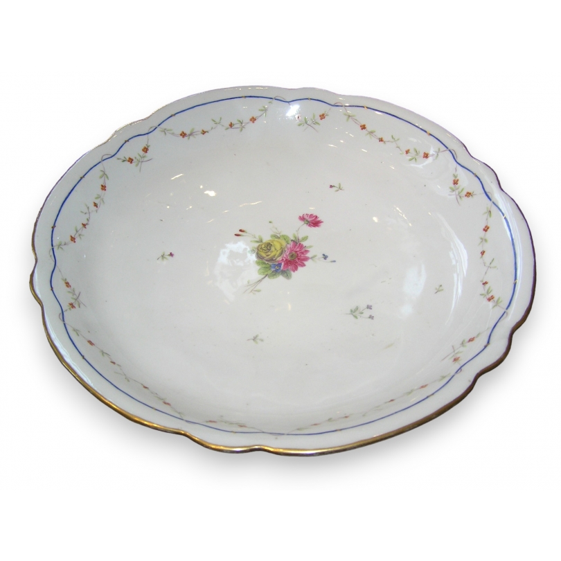 Plat en porcelaine de Nyon (réparé)
