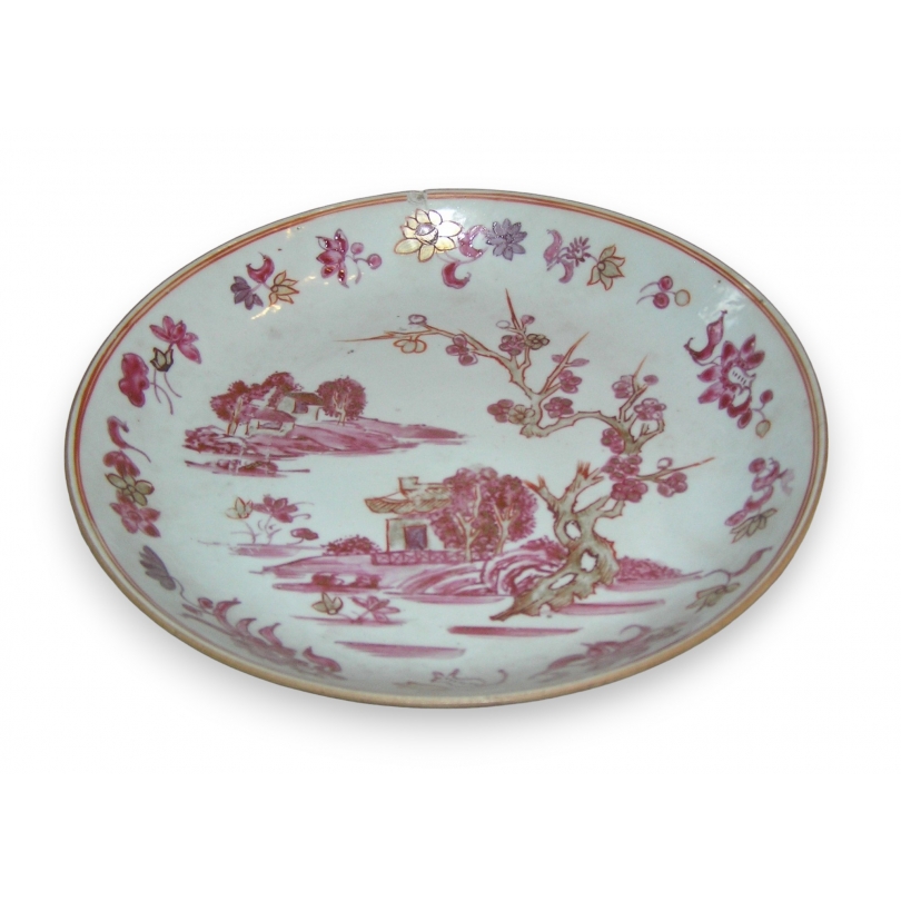 Porcelain plate, Famille Rose, at  Moinat SA  - Antiques and home décor