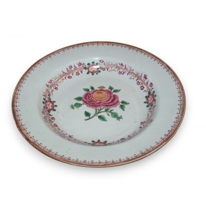 Deep plate in chinese porcelain