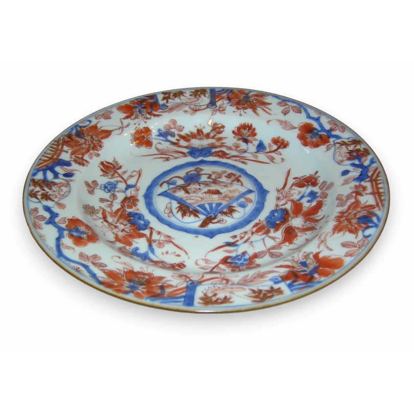 Assiette en porcelaine IMARI