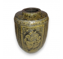 Vase en faïence d'Extrême-Orient