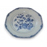 Assiette à pans en porcelaine