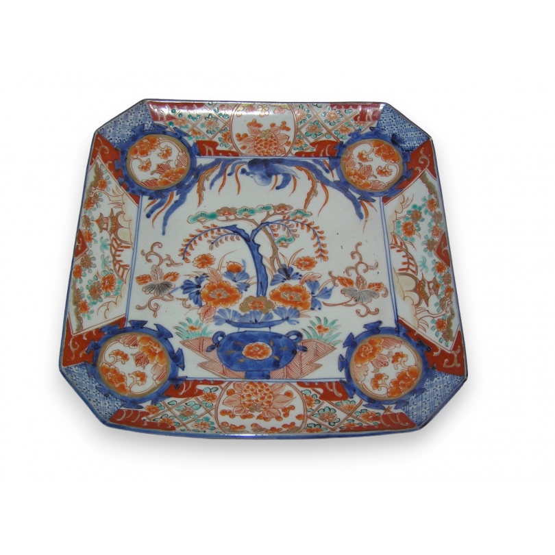Assiette à pans coupés en porcelaine IMARI