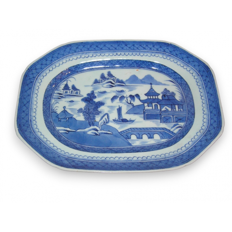 Plat rectangulaire en porcelaine
