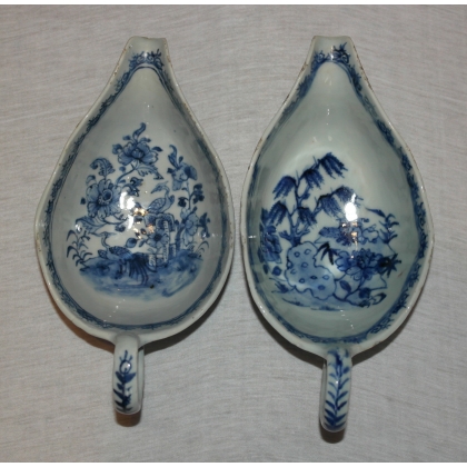 Pair of porcelain sauce boats, from  Moinat SA  - Antiques and home décor