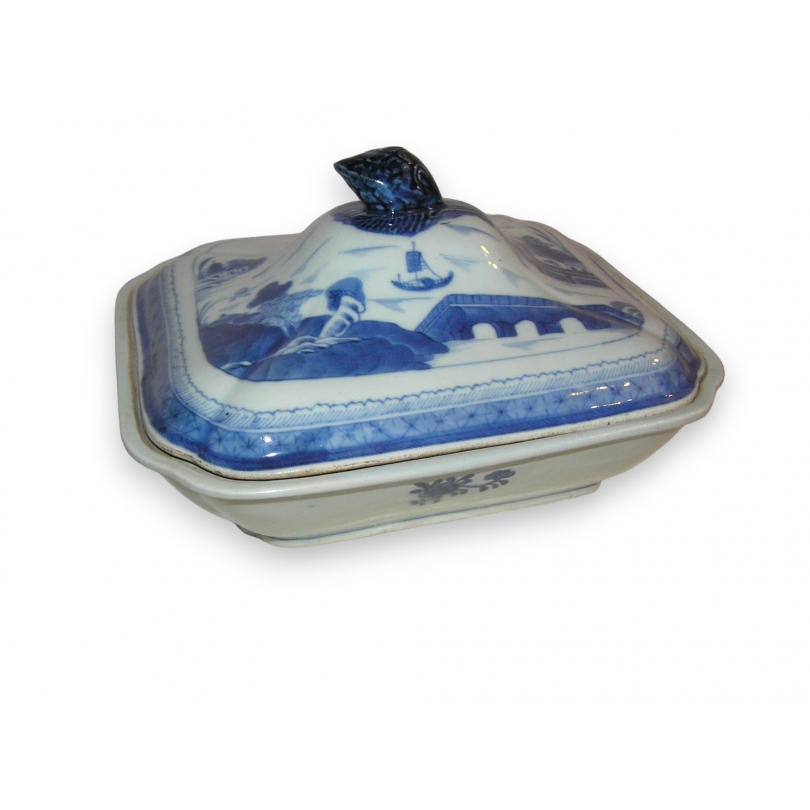Soupière rectangulaire en porcelaine