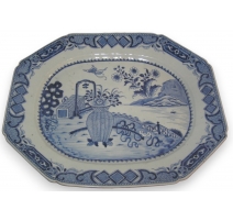 Plat en porcelaine, décor bleu/blanc