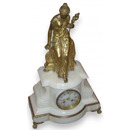 ‘La Fileuse’ clock in gilded bronze, from Moinat SA – Antiques and decorative items