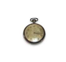 Montre en métal