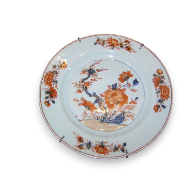 Assiette en porcelaine IMARI