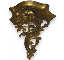 Petite console en bois sculptée