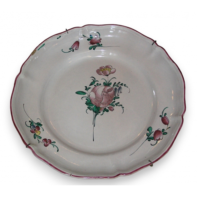 Earthenware dish from Lunéville, France, at  Moinat SA  - Antiques and home décor