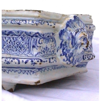 花盆，蓝白相间的装饰图案。来自 Moinat SA - 古董与装饰品