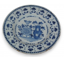 Assiette en faïence de Delft (ébréchée)